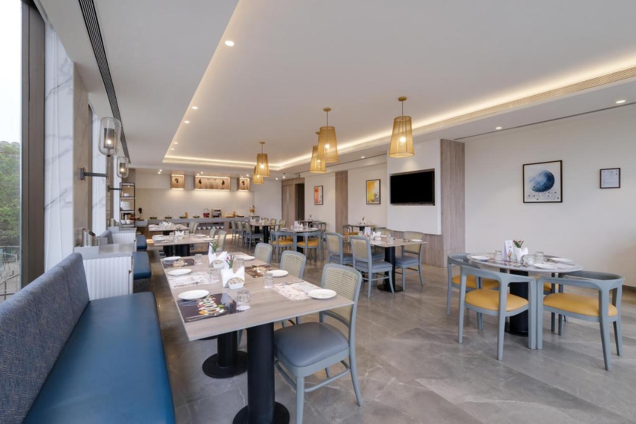 7 Apple Hotel Mahape, نافي مومباي المظهر الخارجي الصورة